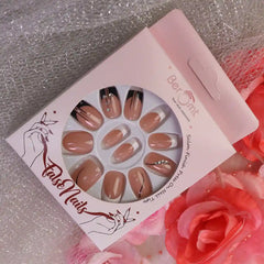 FRENCH CLASSIC NAILS (NAIL KIT INCLUDED)
