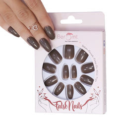 GLOSSY OVAL NAILS (NAIL KIT INCLUDED)