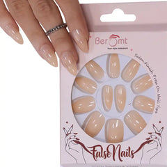 GLOSSY OVAL NAILS (NAIL KIT INCLUDED)