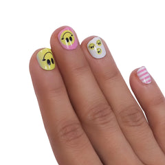 KIDS PRE-GLUED NAILS (NAIL KIT INCLUDED)