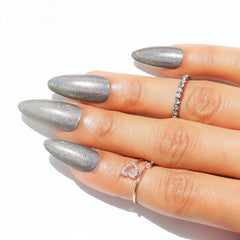 LINEAR HOLOGRAPHIC NAIL POLISH