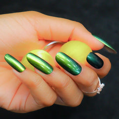 Multichrome Nail Polish with Color Flip Effect