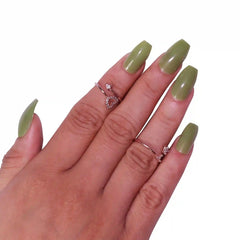 GLOSSY STILLETO NAILS (NAIL KIT INCLUDED)