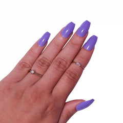 GLOSSY STILLETO NAILS (NAIL KIT INCLUDED)