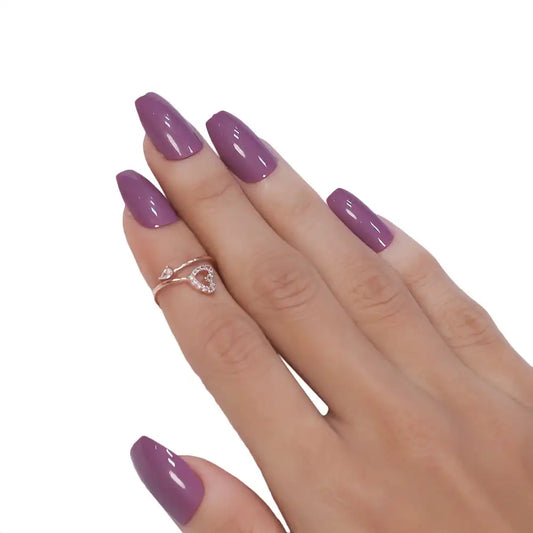 GLOSSY NAILS- 372 (NAIL KIT INCLUDED)