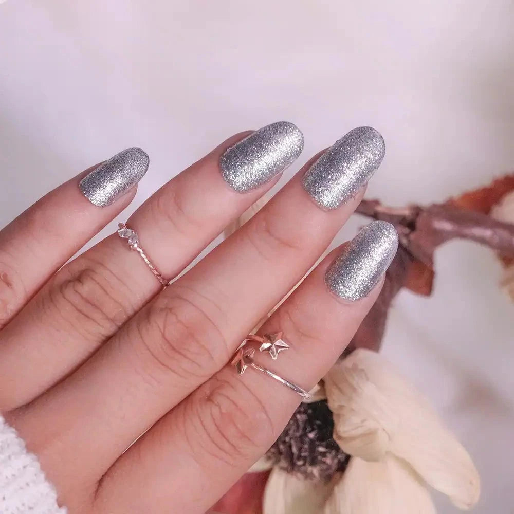 GLITTER NAILS-767 (NAIL KIT INCLUDED)