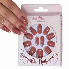 GLOSSY CLAWS NAILS (NAIL KIT INCLUDED)