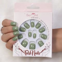 GLOSSY NAILS- 318 (NAIL KIT INCLUDED)