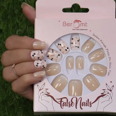 PRINTED SHORT SQUARE NAILS - (NAIL KIT INCLUDED)