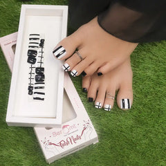 TOE PRINTED NAILS (NAIL KIT INCLUDED)