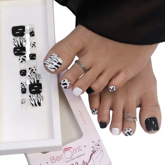 ANIMAL PRINT TOE NAILS (NAIL KIT INCLUDED)