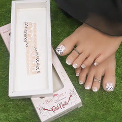 TOE ANIMAL PRINT NAILS (NAIL KIT INCLUDED)