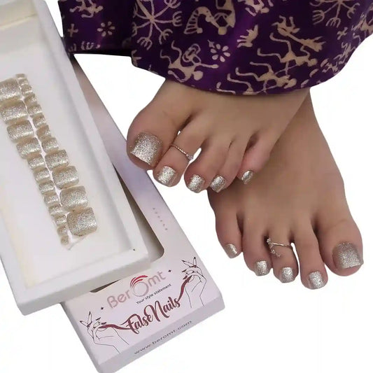 GLITTER TOE NAILS (NAIL KIT INCLUDED)