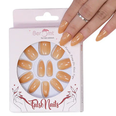 GLOSSY CLAWS NAILS (NAIL KIT INCLUDED)