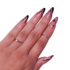 FRENCH BLACK & WHITE NAILS (NAIL KIT INCLUDED)