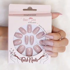 GLOSSY CLAWS NAILS (NAIL KIT INCLUDED)