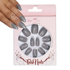 GLOSSY CLAWS NAILS (NAIL KIT INCLUDED)