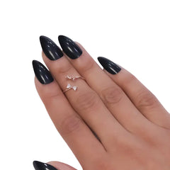 GLOSSY CLAWS NAILS (NAIL KIT INCLUDED)