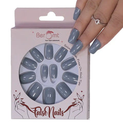 GLOSSY SQUARE NAILS (NAIL KIT INCLUDED)