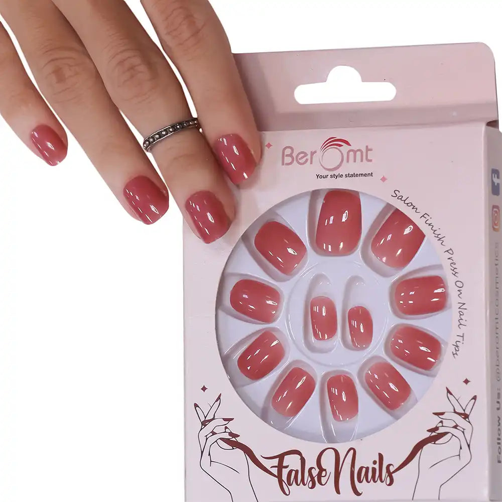 GLOSSY SHORT SQUARE NAILS (NAIL KIT INCLUDED)