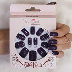 GLOSSY SQUARE NAILS (NAIL KIT INCLUDED)