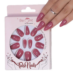 GLOSSY CLAWS NAILS (NAIL KIT INCLUDED)