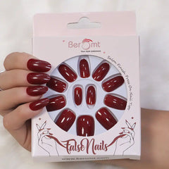 GLOSSY OVAL NAILS (NAIL KIT INCLUDED)