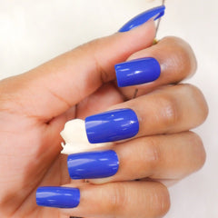 GLOSSY SQUARE NAILS (NAIL KIT INCLUDED)