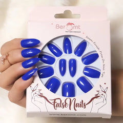 GLOSSY CLAWS NAILS (NAIL KIT INCLUDED)