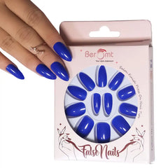 GLOSSY CLAWS NAILS (NAIL KIT INCLUDED)