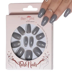 GLOSSY STILLETO NAILS (NAIL KIT INCLUDED)