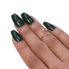 GLOSSY STILLETO NAILS (NAIL KIT INCLUDED)