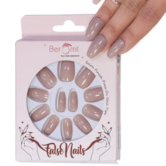 GLOSSY STILLETO NAILS (NAIL KIT INCLUDED)