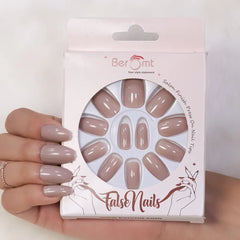 GLOSSY STILLETO NAILS (NAIL KIT INCLUDED)