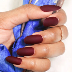 MATTE OVAL NAILS (NAIL KIT INCLUDED)