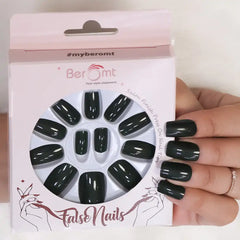 GLOSSY SQUARE NAILS (NAIL KIT INCLUDED)