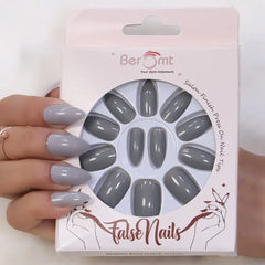 GLOSSY CLAWS NAILS (NAIL KIT INCLUDED)