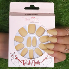 MATTE CLAWS NAILS (NAIL KIT INCLUDED)