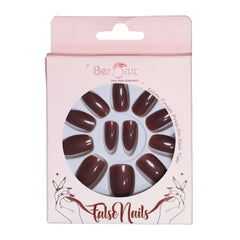 GLOSSY CLAWS NAILS (NAIL KIT INCLUDED)