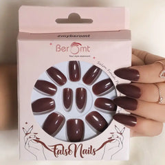 GLOSSY CLAWS NAILS (NAIL KIT INCLUDED)