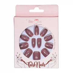 GLOSSY CLAWS NAILS (NAIL KIT INCLUDED)