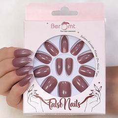 GLOSSY CLAWS NAILS (NAIL KIT INCLUDED)