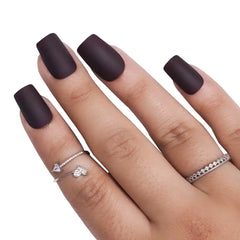 MATTE SQUARE NAILS (NAIL KIT INCLUDED)