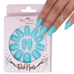 GLOSSY CLAWS NAILS (NAIL KIT INCLUDED)