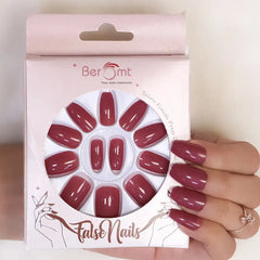 GLOSSY STILLETO NAILS (NAIL KIT INCLUDED)