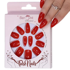 GLOSSY CLAWS NAILS (NAIL KIT INCLUDED)