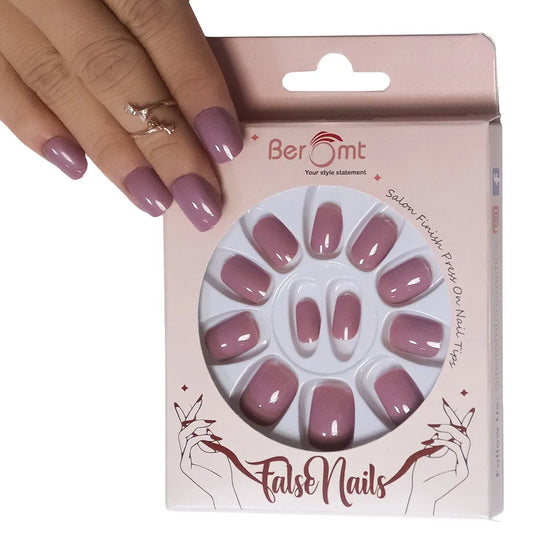 GLOSSY SHORT SQUARE NAILS (NAIL KIT INCLUDED)