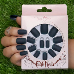 MATTE SQUARE NAILS (NAIL KIT INCLUDED)