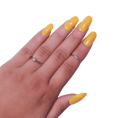 GLOSSY OVAL NAILS (NAIL KIT INCLUDED)