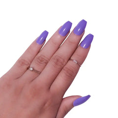 GLOSSY STILLETO NAILS (NAIL KIT INCLUDED)